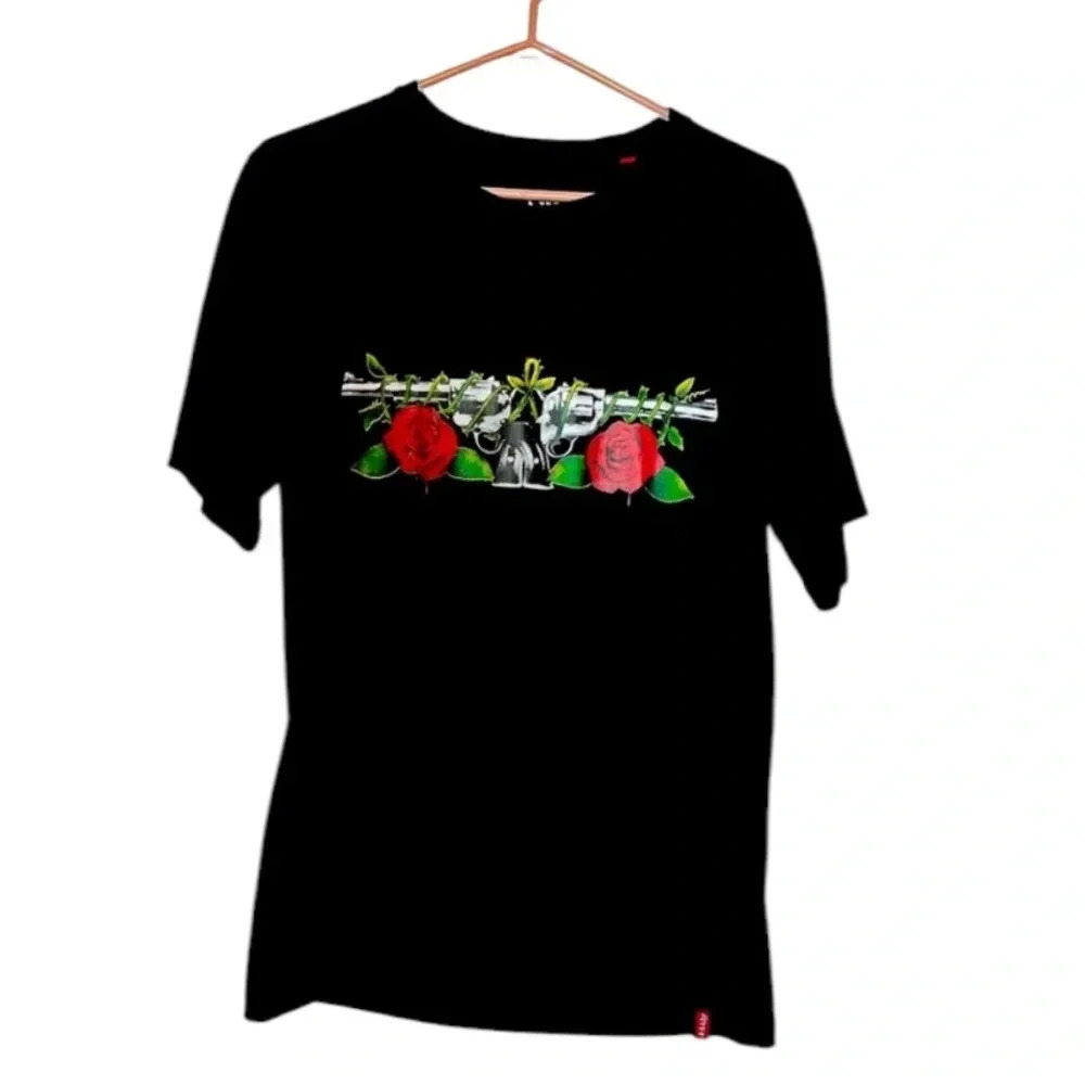 GRAPHIC TEE